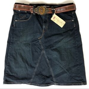 Levi’s | NWT Denim Skirt with Belt